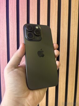 Apple iPhone 15 Pro 128GB černá - výborný stav - 2