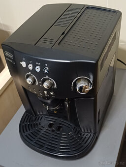 kávovar DeLonghi Magnifica - 2