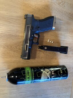 Airsoftová pistole - 2