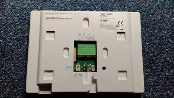Monitor HIKVISION DS-KH1200 s 7" displejem - 2