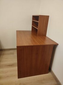 Dřevěný psací stůl - 2