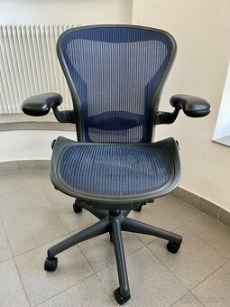 kancelářská židle Herman Miller Aeron - 2