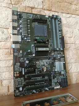 GIGABYTE GA-970A-DS3P - AMD 970, socket AM3+, orig. balení - 2