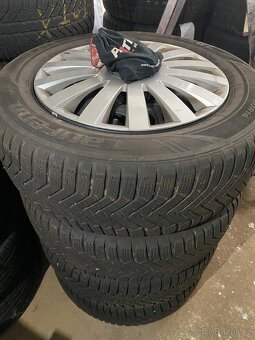 VW Golf, Passat Škoda,Audi 215/60/16 99H č.72 - 2