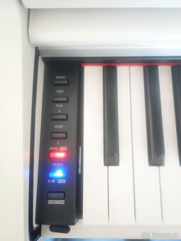 Prodám digitální piano - 2