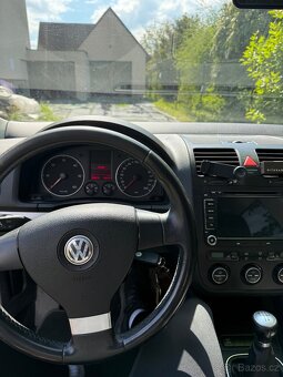 VW Golf V 1.9 TDI r. 2007 – na opravu nebo na náhradní díly - 2
