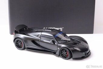 1:18 Autoart civilne modely - 2