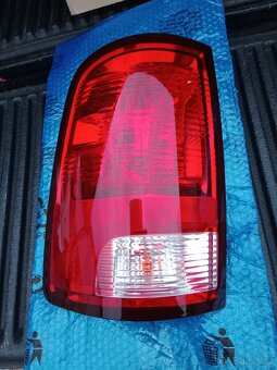 Dodge Ram rok 2017 zadní světla pěkný stav - 2