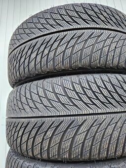 Zimní Michelin 235/40/18 - top - 2