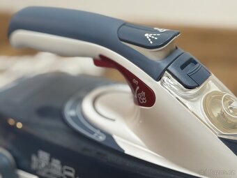 Tefal FREEMOVE 9920 - bezdrátová žehlička - 2