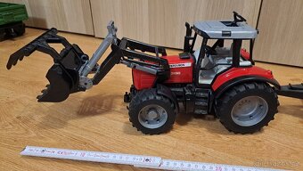 Traktor Bruder Massey Ferguson - 2