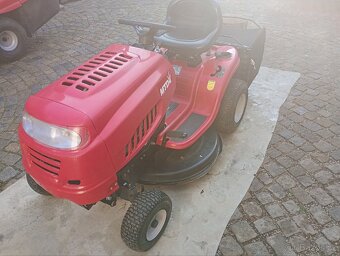 Zahradní traktůrek MTD - 2