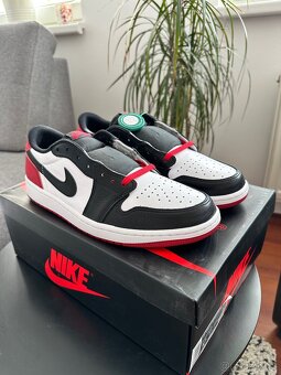 Air Jordan 1 Low OG Black Toe (2023) - 2