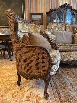 Krásná starožitná pohovka a křesla - 2