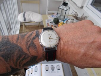 jaknove luxusni nenosene hodinky prim traktor 1960 funkcni - 2