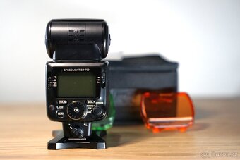 Blesk Nikon SB-700 - 2