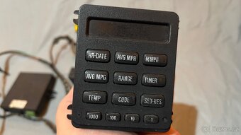 BMW E30 - velký palubní počítač (BC2) - 2