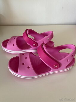 Růžové sandály Crocs vel. J3 - 2