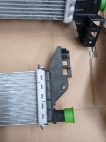 Chladič vody Dacia Renault - 2