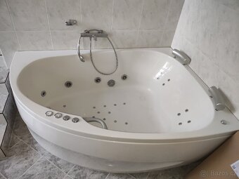 Rohová vana s vířivkou - 2