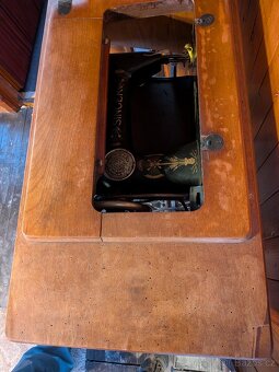 Šicí stroj Singer - 2