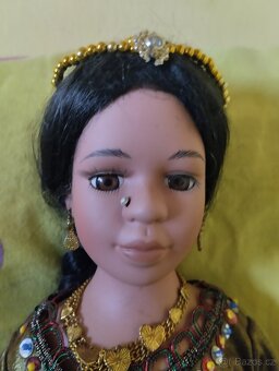 Porcelánová panenka Indka - 2