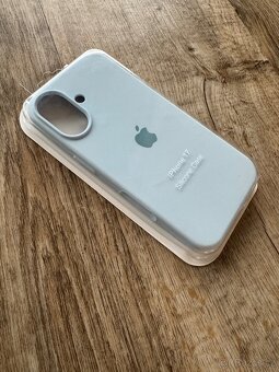 Světle modrý obal na iPhone 17 - 2