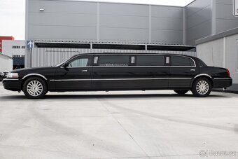 LINCOLN TOWN CAR LIMOUSINE - 2
