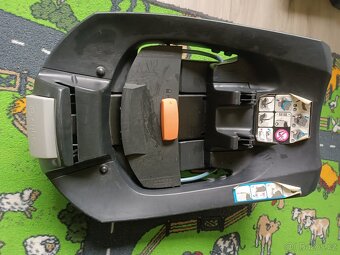 Autosedačka vajíčko Cybex Aton 4 včetně Isofix base - 2