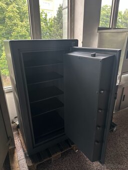 Trezor tmavý 79x65x150cm - 2
