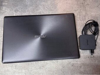 - Notebook Asus X550C - - 2