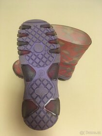 Prodám dívčí holiny Demar vel. 32/33, vnitřní stélka 21 cm - 2