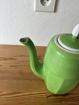 Stará porcelánová konvička - 2