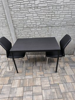 Prodám jídelní stůl + 2 jídelních židle - 2