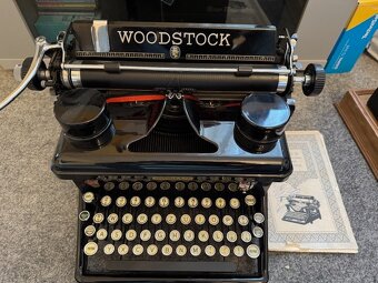 Psací stroj WOODSTOCK - 2
