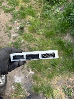 Prodám jednotku GM5 z BMW E46 - jednotka interieru - 2