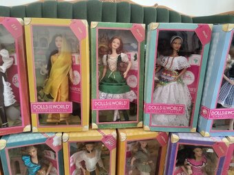 Sběratelské panenky Barbie DOTW - 2