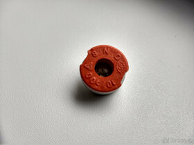 pojistky - spodek - dotek - 10A - nové - 500ks - 2