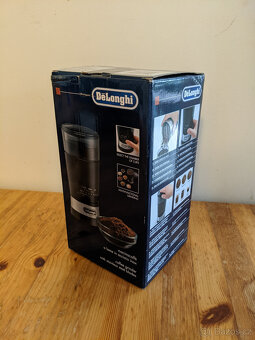 mlýnek na kávu De'Longhi KG210 - 2