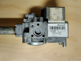 HONEYWELL Ventil plynový VK4100C - 2