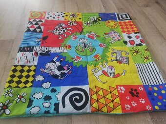 barevná deka se zvířátky + hračky - 2