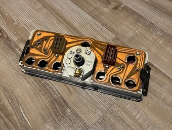 Vaz 2101 přístrojová deska - 2