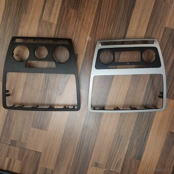 ŠKODA OCTAVIA RAMECEK AUTORADIO STREAM SWING - 2