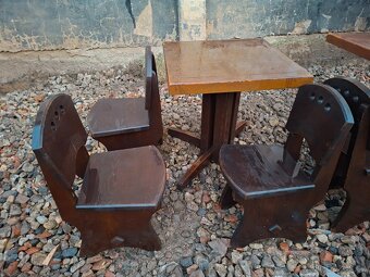 Masivní stoly a židle - 2