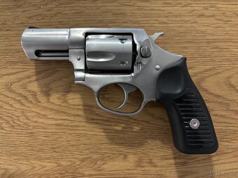 Ruger sp101 2,25” 357 magnum - 2