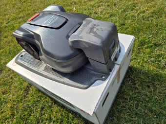 Robotická sekačka Husqvarna Automower 305 - 2