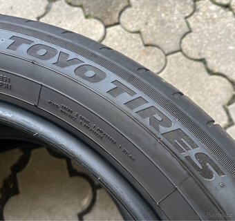 235/50 R20 Letne Toyo Top stav - 2
