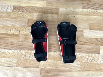 Dětské chrániče holení CCM U+ vel. 8" - 2