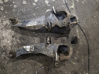 Prodám těhlice komplet osazené Ford C-Max - 2