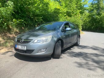 Opel Astra 2011 - 2